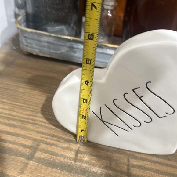 Rae Dunn KISSES Ceramic Heart - Picture 9 of 10